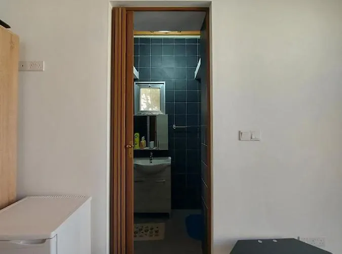 Guest house Anna 10 Min Walk From The Larnaca