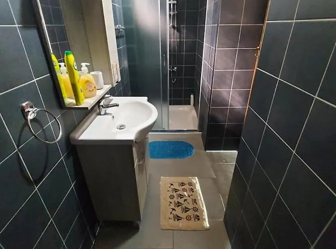 Guest house Anna 10 Min Walk From The Larnaca