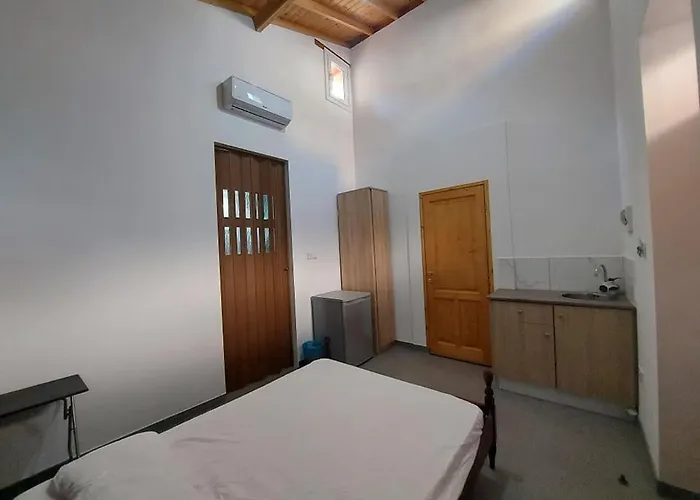 Guest house Anna 10 Min Walk From The Larnaca